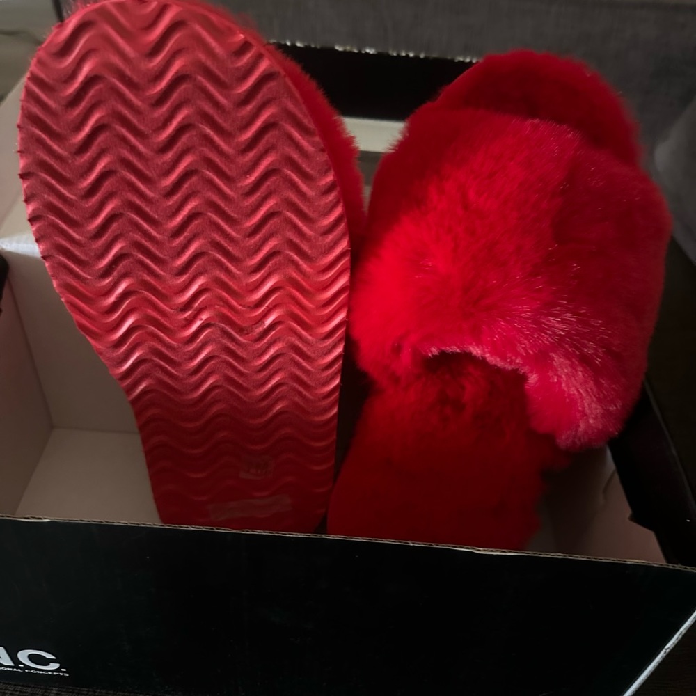 Beautiful Red Slippers - Picture 4 of 7